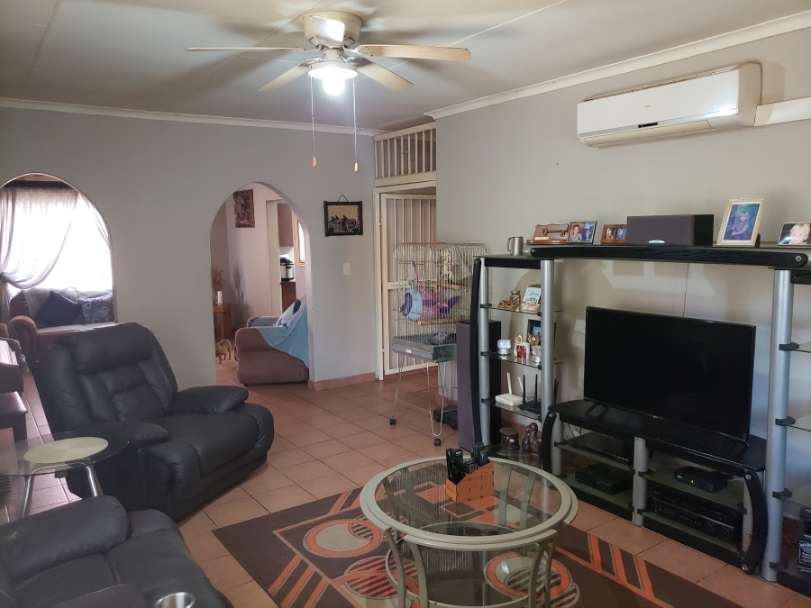 4 Bedroom Property for Sale in Geelhoutpark North West